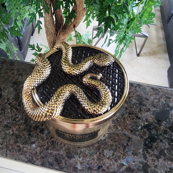 Bath & Body Works Wicked Vanilla Snake Large Candle 3 wick NIB Soy/wax Blend - Picture 5 of 6